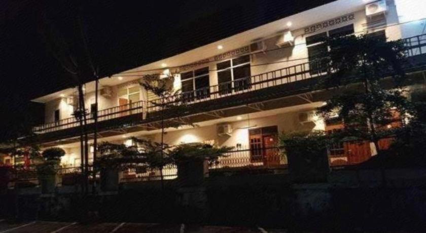 New Mira Hotel Семаранг Екстериор снимка