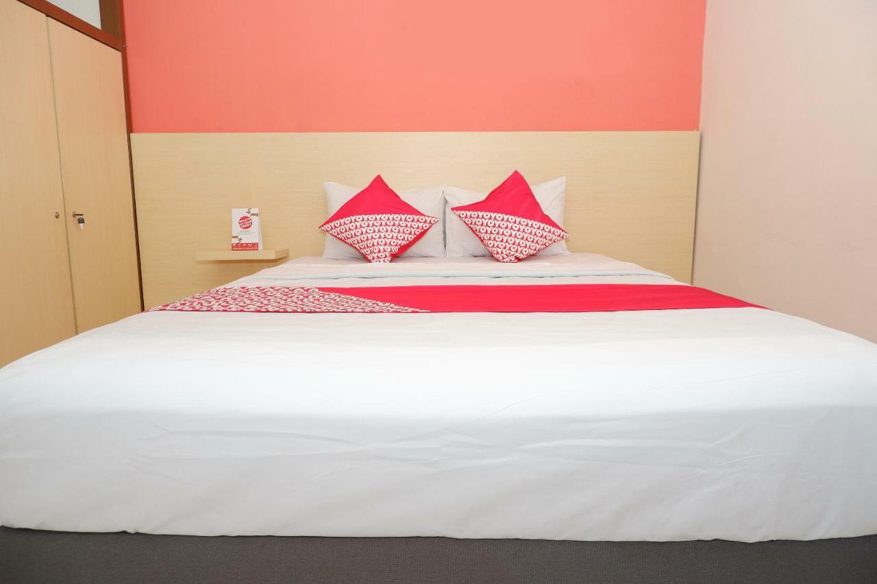 New Mira Hotel Семаранг Екстериор снимка
