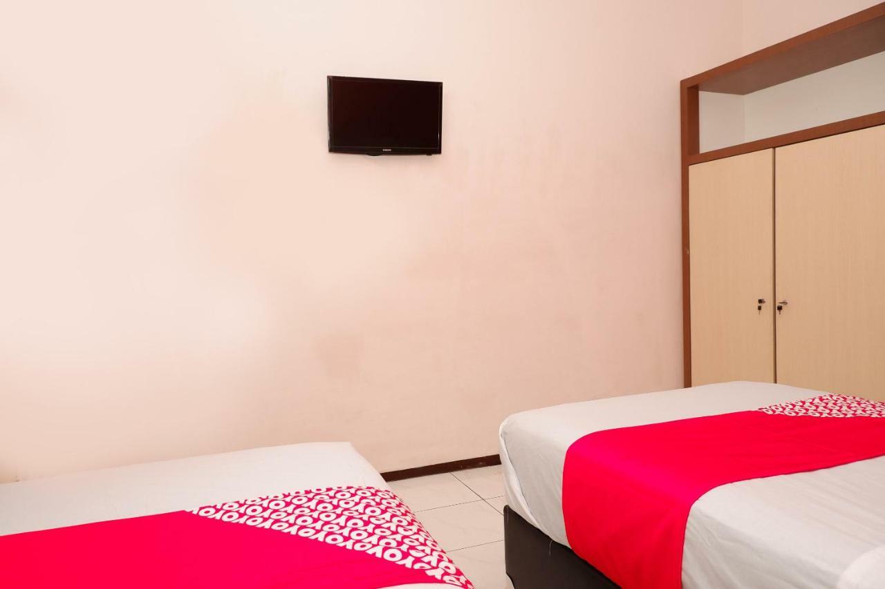 New Mira Hotel Семаранг Екстериор снимка