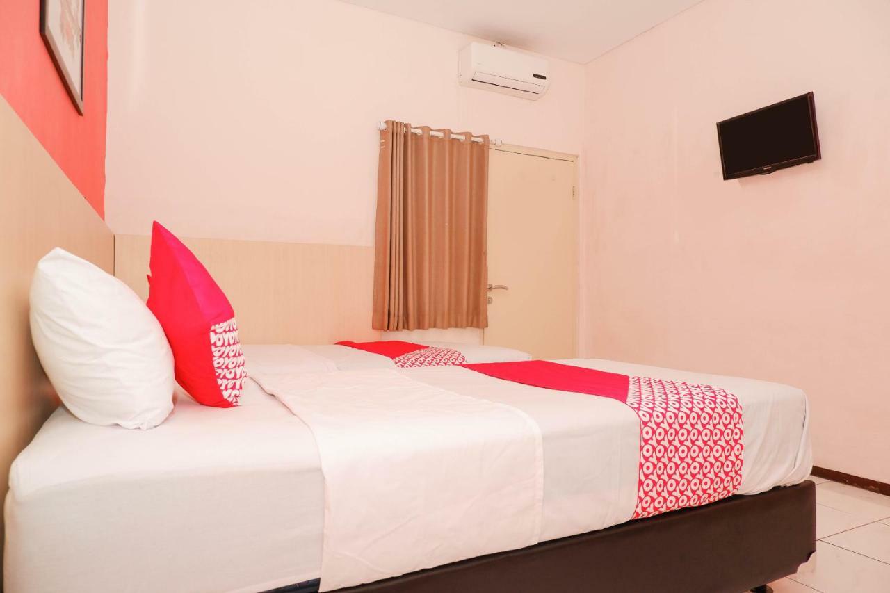 New Mira Hotel Семаранг Екстериор снимка